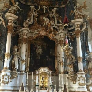 Franziskanerkirche-min (1)